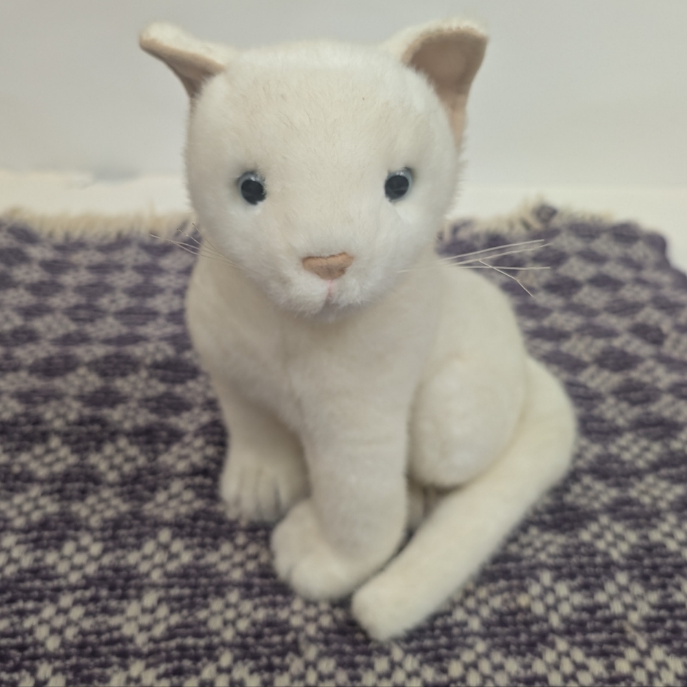 Vintage Prestige Toy Corps 1988 Stiff White Stuffed Cat Kitten Kitty Stuffie